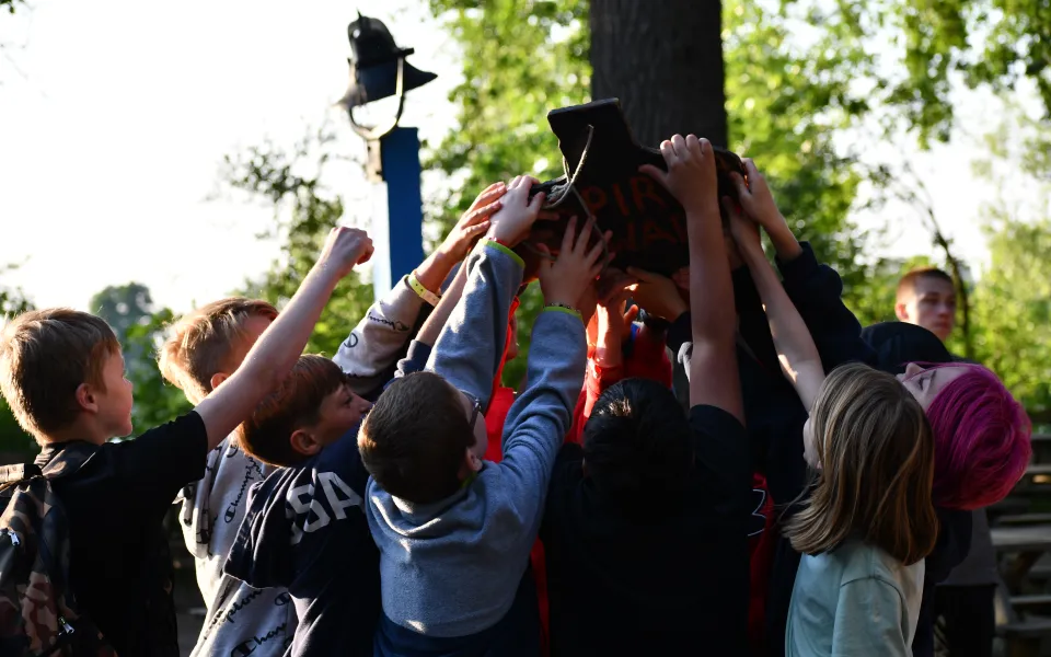Campers receiving the spirit award.